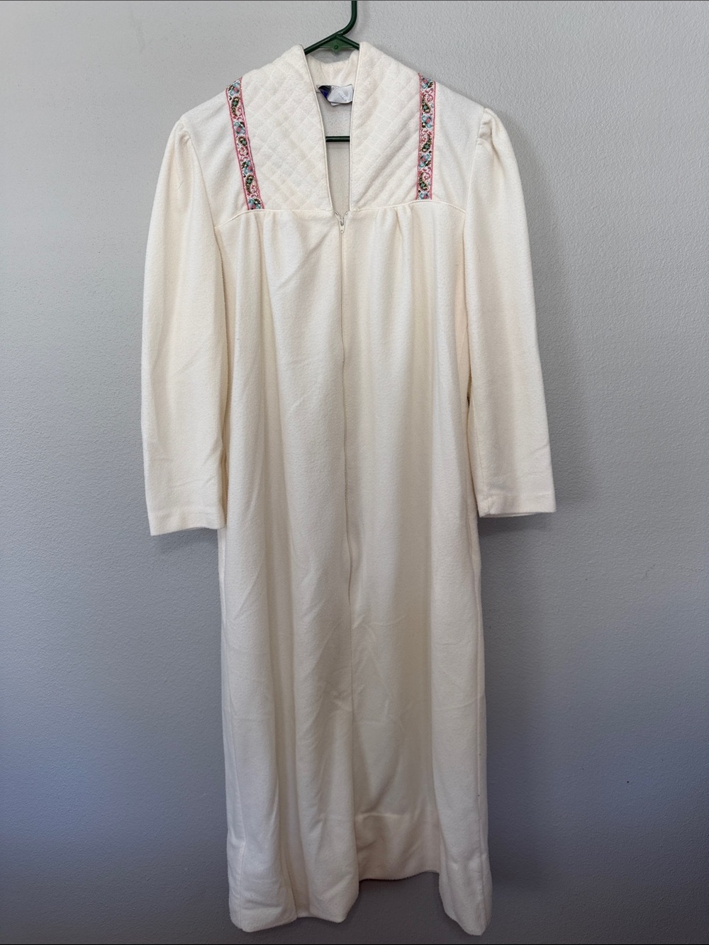 VTG‎ Hampton House Cream Quilted Collar House Coat Pink Floral Trim Small Granny
